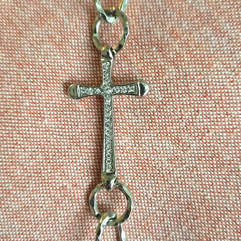 Silver‎ Chain Cross Necklace - Picture 2 of 4
